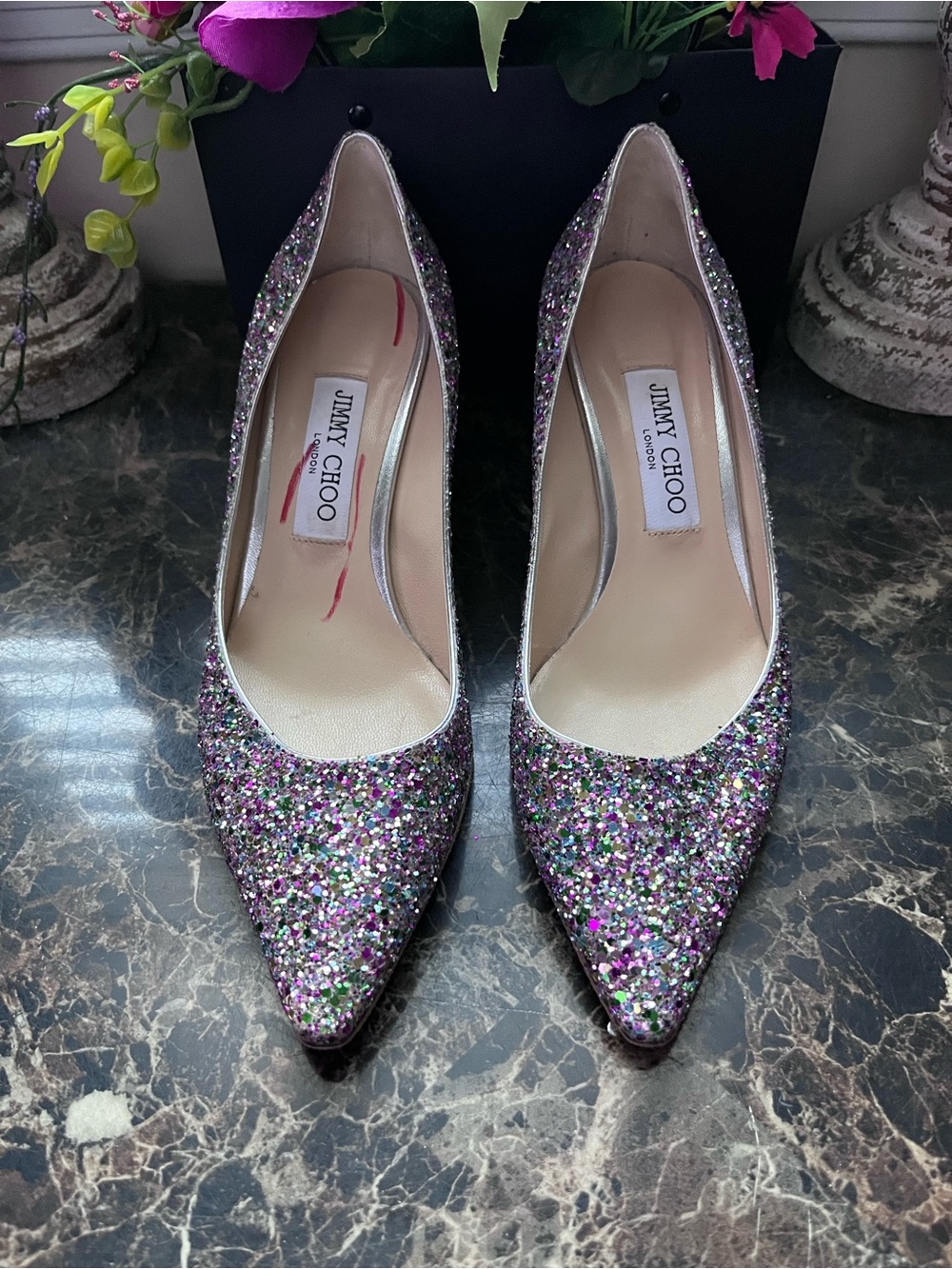 Jimmy Choo
Love 85
Fancy/Elegant
Princess
Heel/Pumps
Size 39 EU
9 USA for Women - Picture 12 of 15